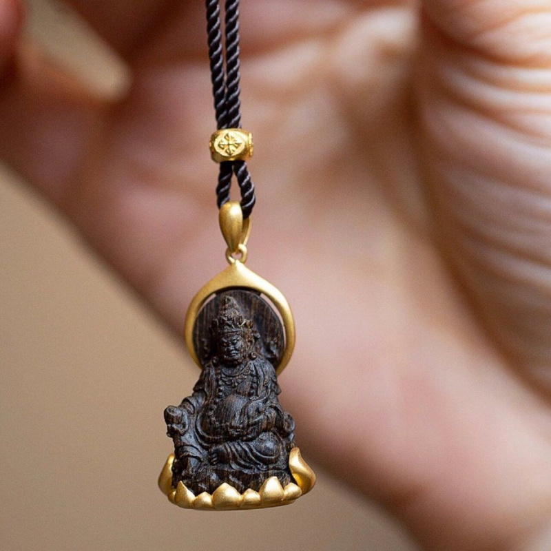 The Yellow Wealth God pendant  - đánh giá và giá Ethnic Fashion Meaning